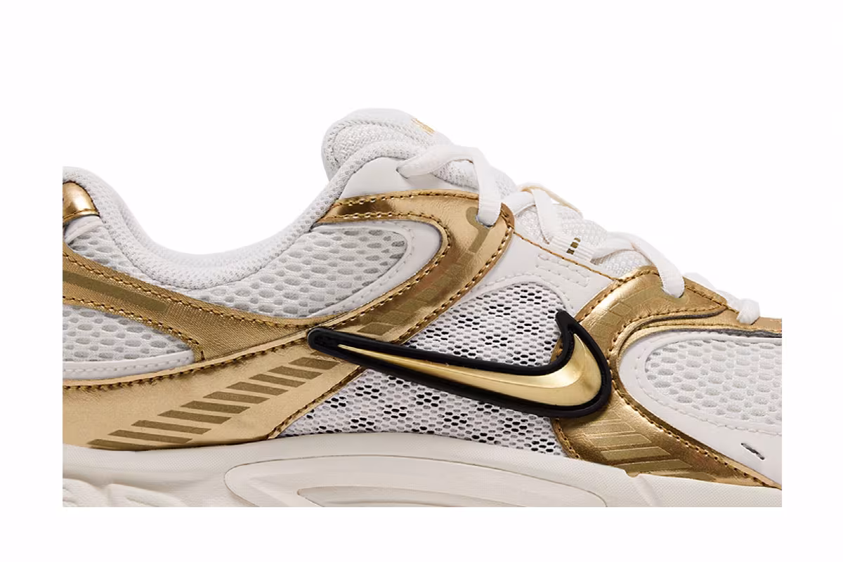 Nike V5 RNR Phantom/Phantom/Black/Metallic Gold, view 3
