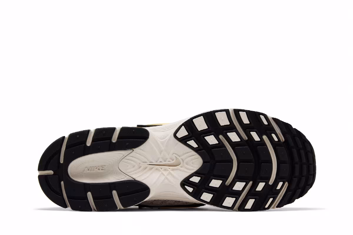Nike V5 RNR Phantom/Phantom/Black/Metallic Gold, view 5