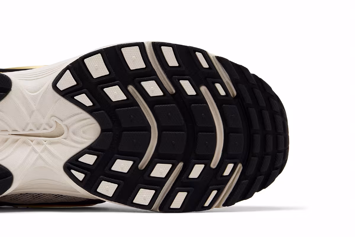 Nike V5 RNR Phantom/Phantom/Black/Metallic Gold, view 6