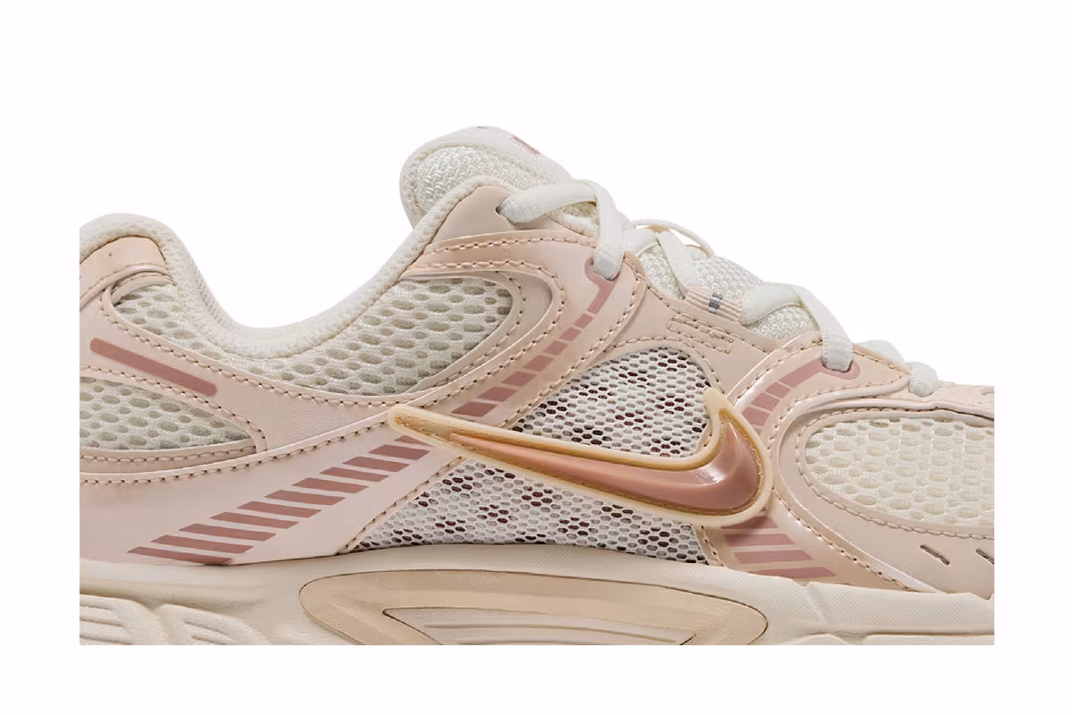 Nike Women's V5 RNR Soft Pearl, view 3