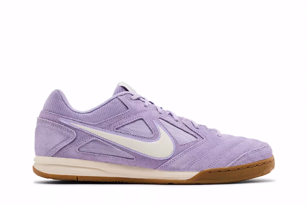 Nike Gato Hydrangeas, view 2