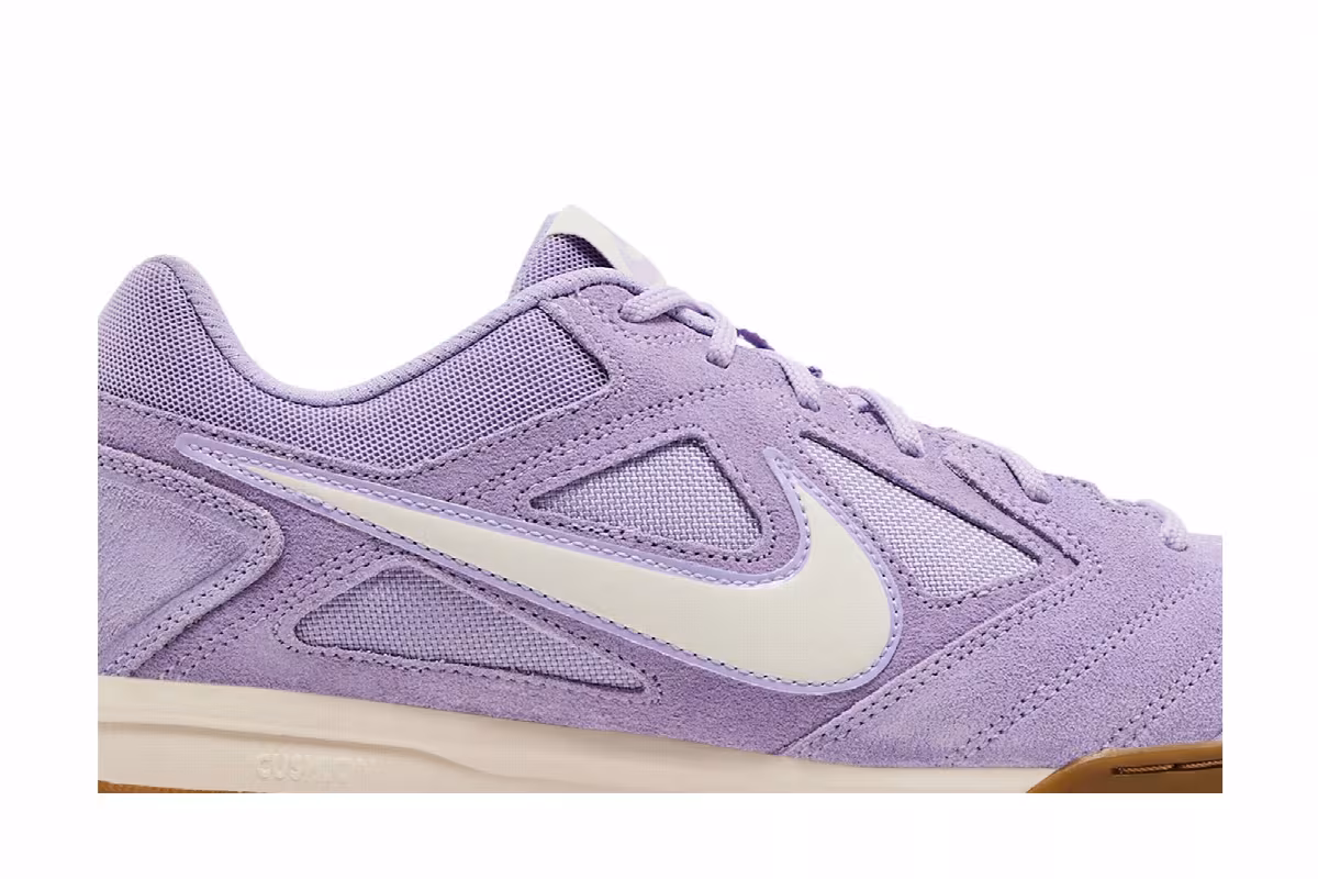 Nike Gato Hydrangeas, view 3