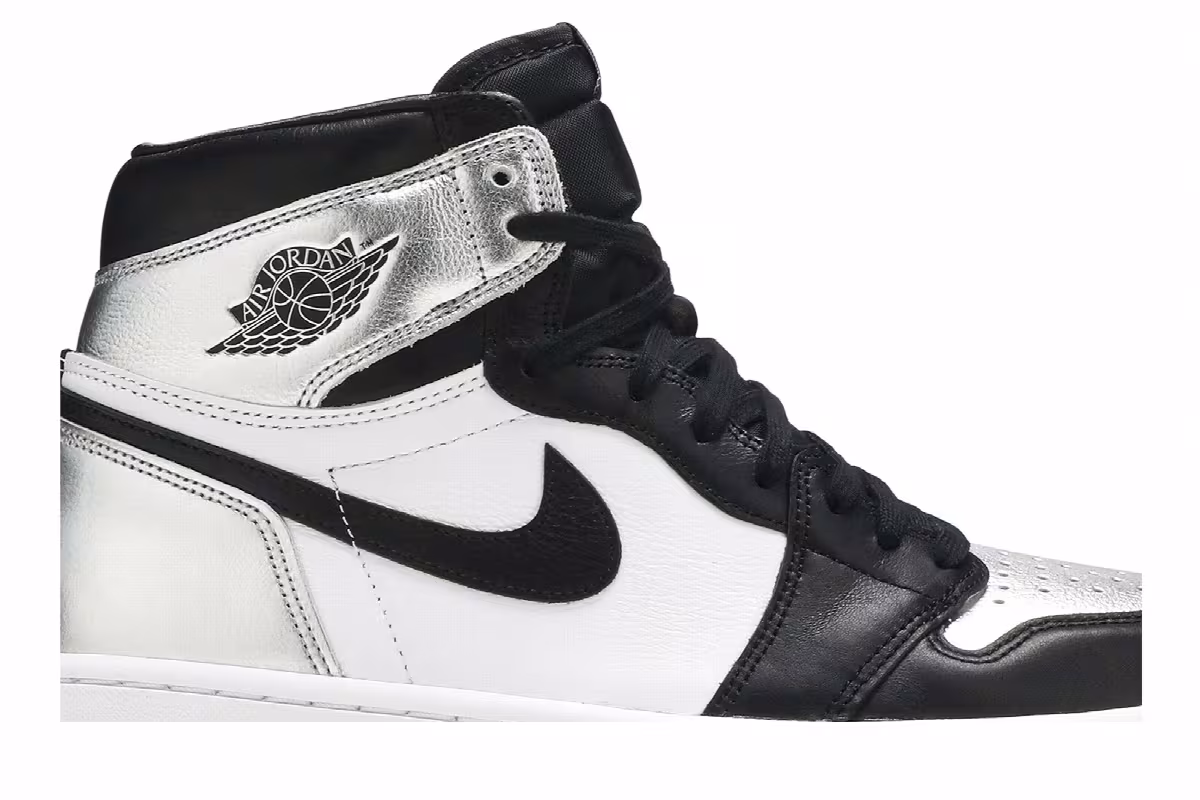 Women's Air Jordan 1 High OG Silver Toe, view 3