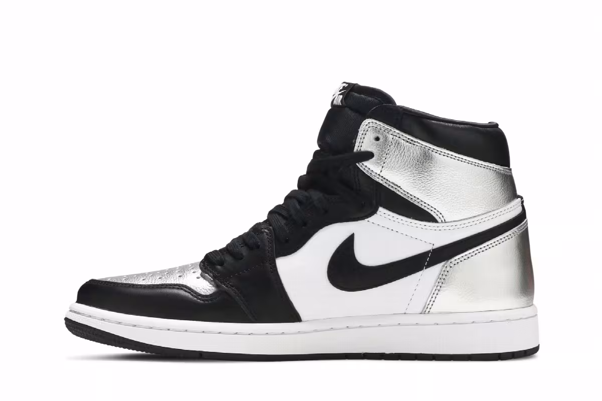 Women's Air Jordan 1 High OG Silver Toe, view 4