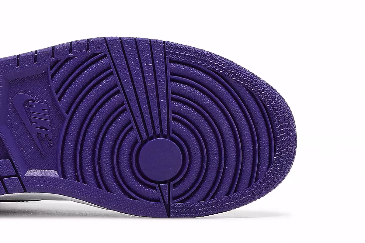 Women's Air Jordan 1 High OG Court Purple, view 6