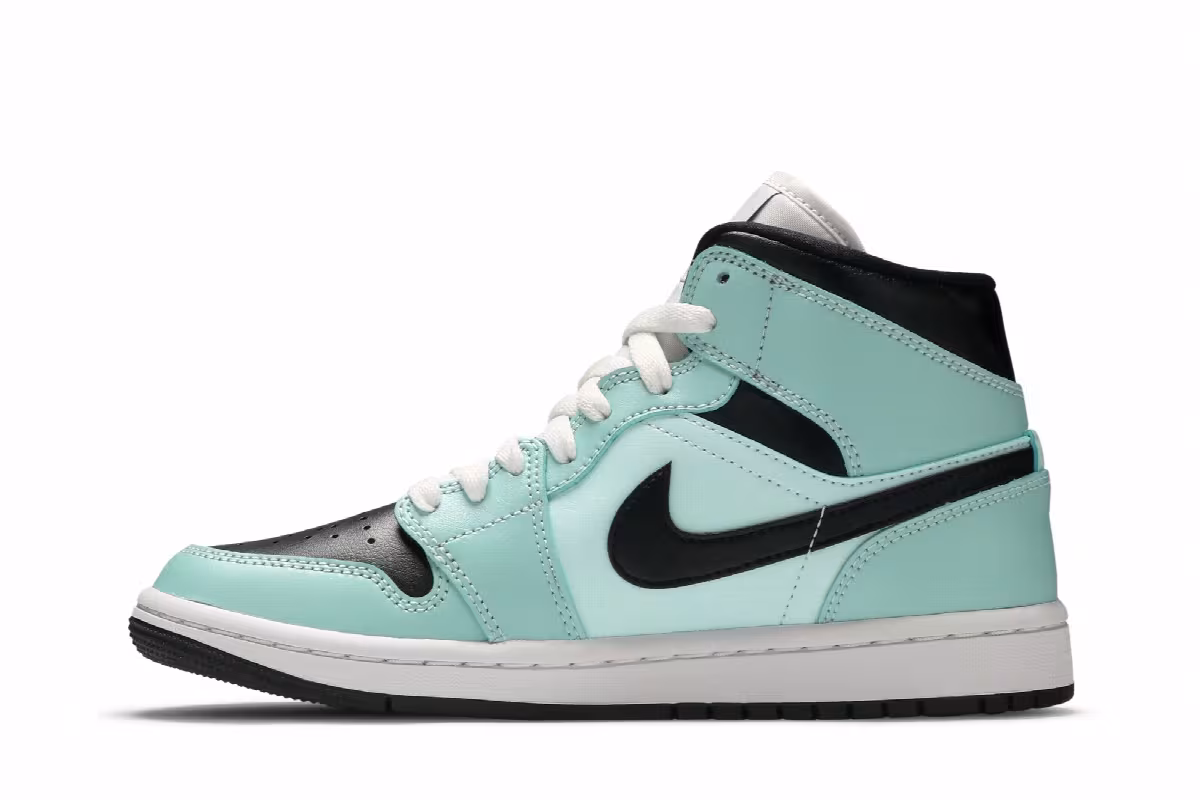 Women's Air Jordan 1 Mid Aqua Black, view 4