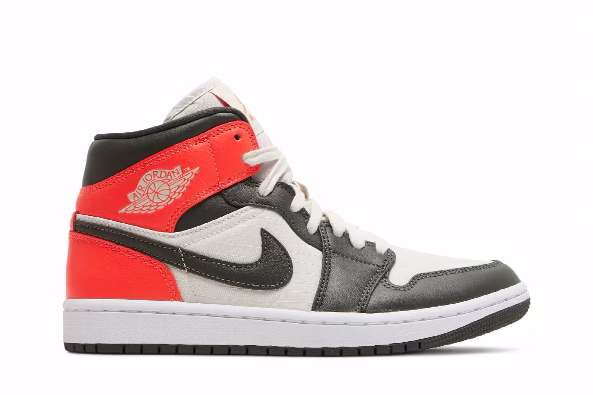 Women's Air Jordan 1 Mid SE Newsprint, view 2
