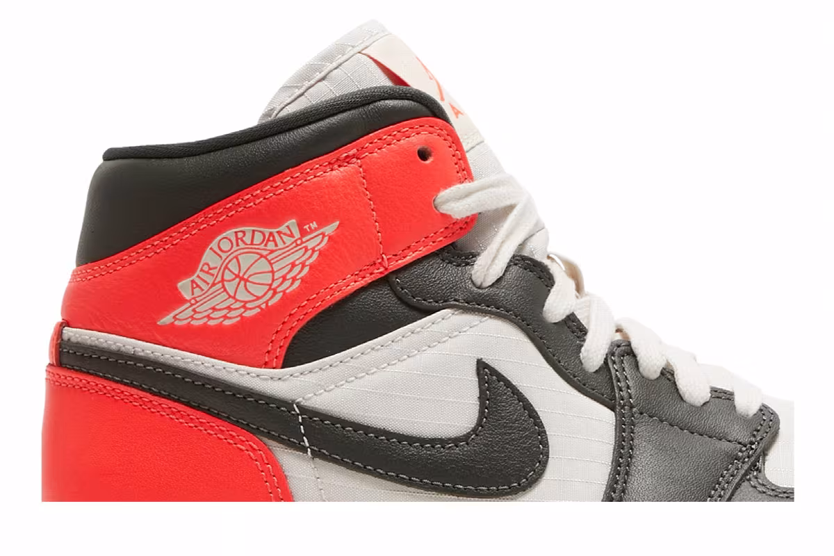 Women's Air Jordan 1 Mid SE Newsprint, view 3