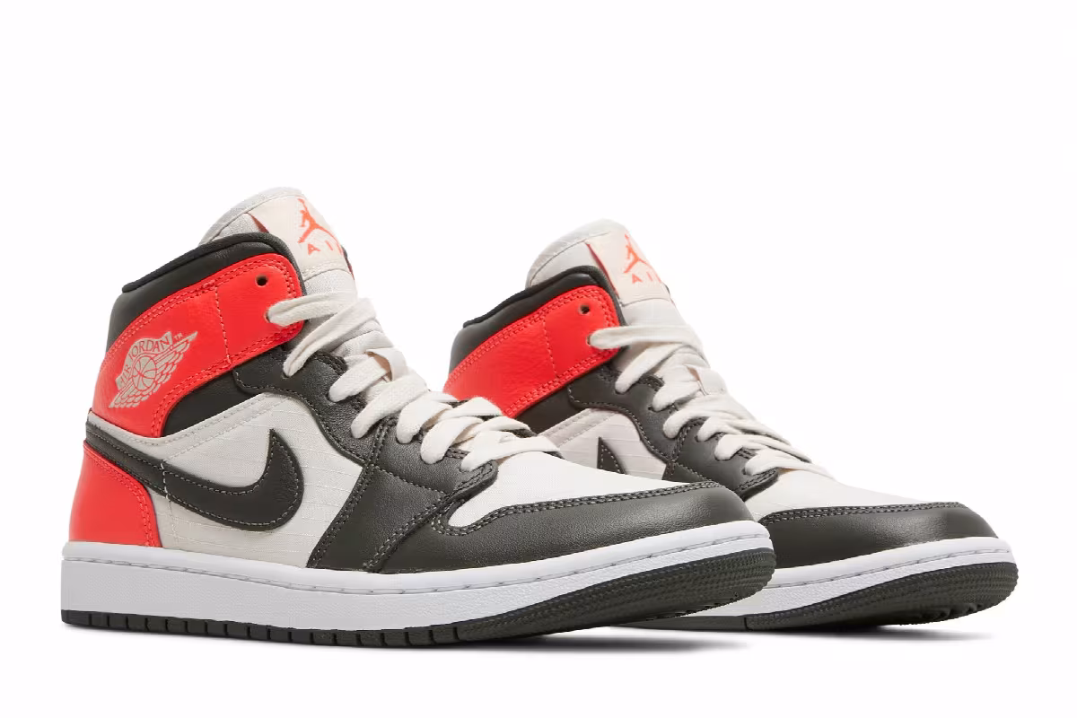 Women's Air Jordan 1 Mid SE Newsprint, view 9