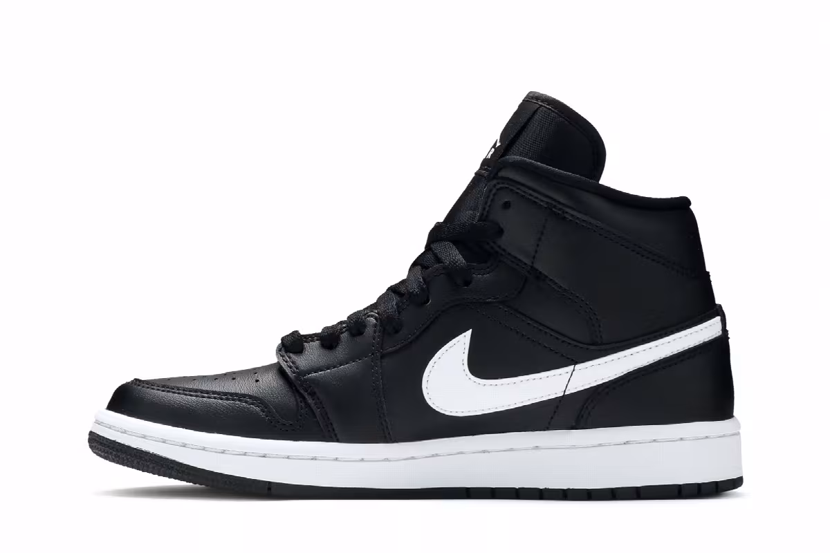 Women's Air Jordan 1 Mid Black White, view 4