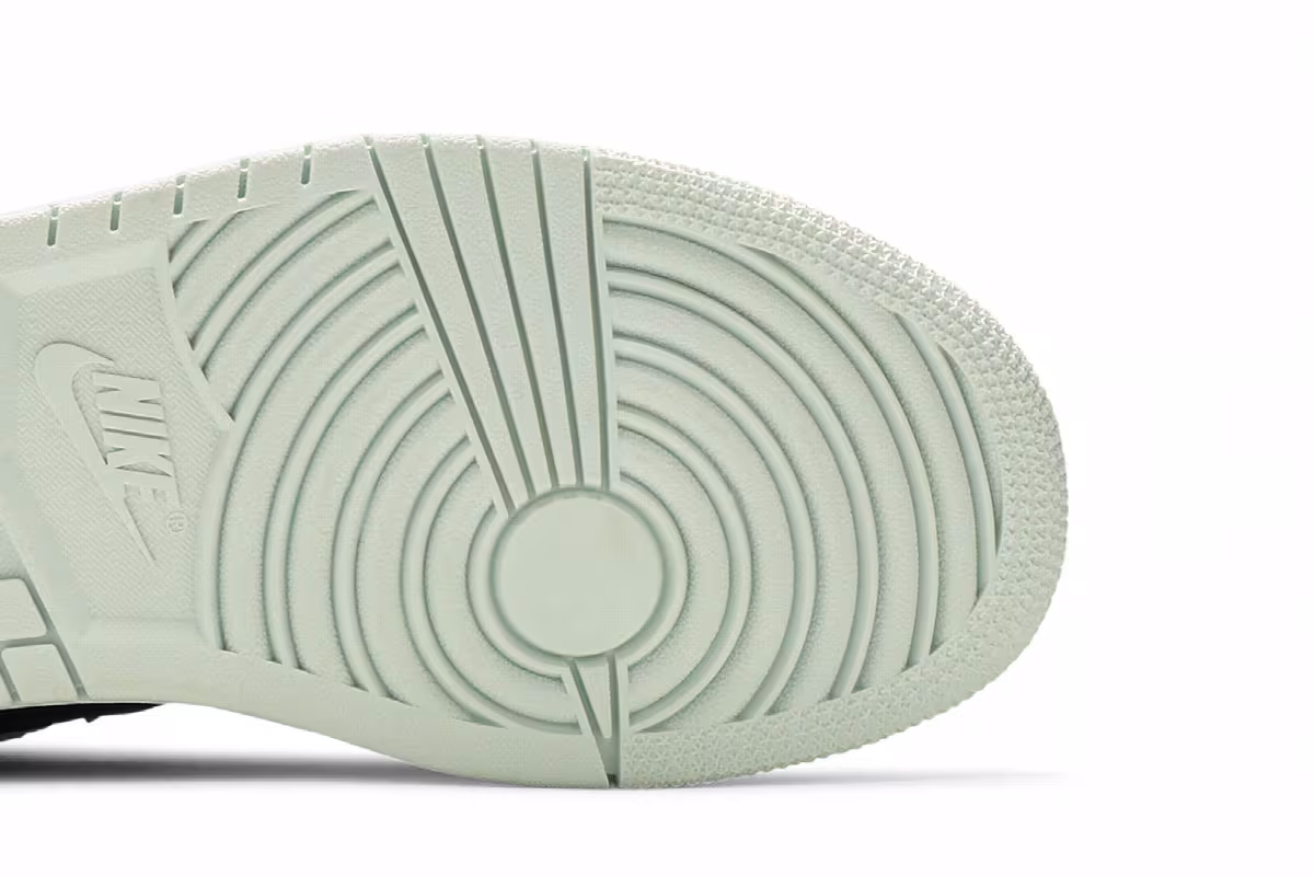 Women's Air Jordan 1 Low SE Barely Green, view 6