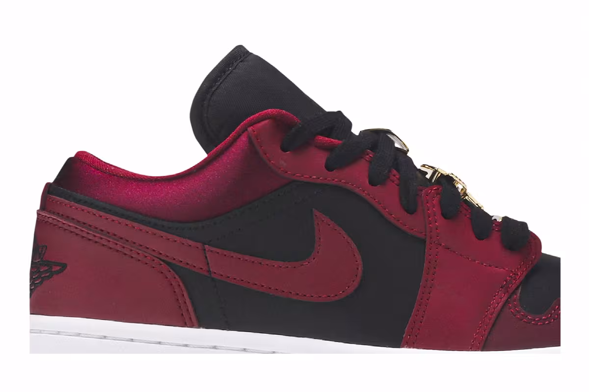 Women's Air Jordan 1 Low SE Dark Beetroot, view 3