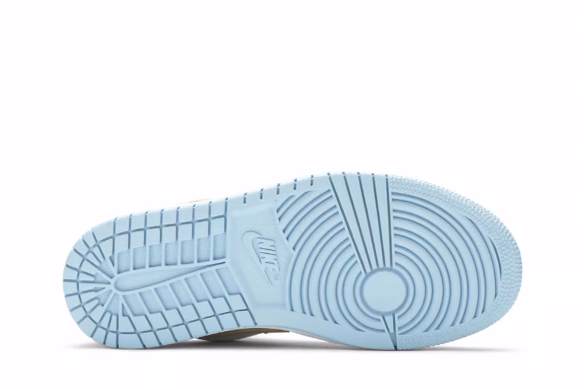 Women's Air Jordan 1 Low SE White Sesame, view 5