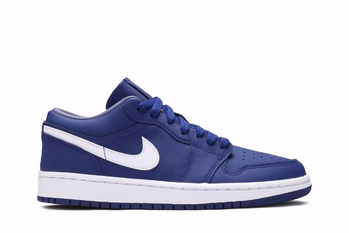 Women's Air Jordan 1 Low SE Deep Royal Blue, view 2