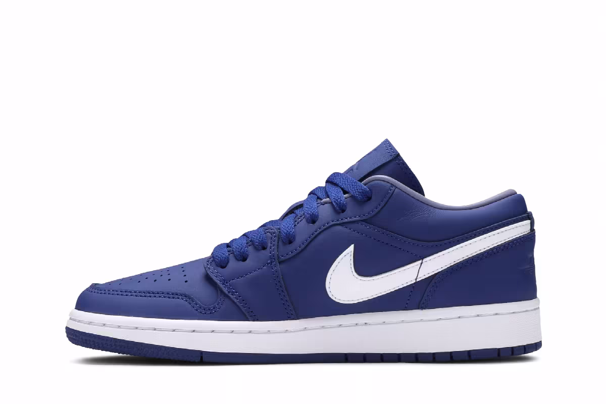 Women's Air Jordan 1 Low SE Deep Royal Blue, view 4