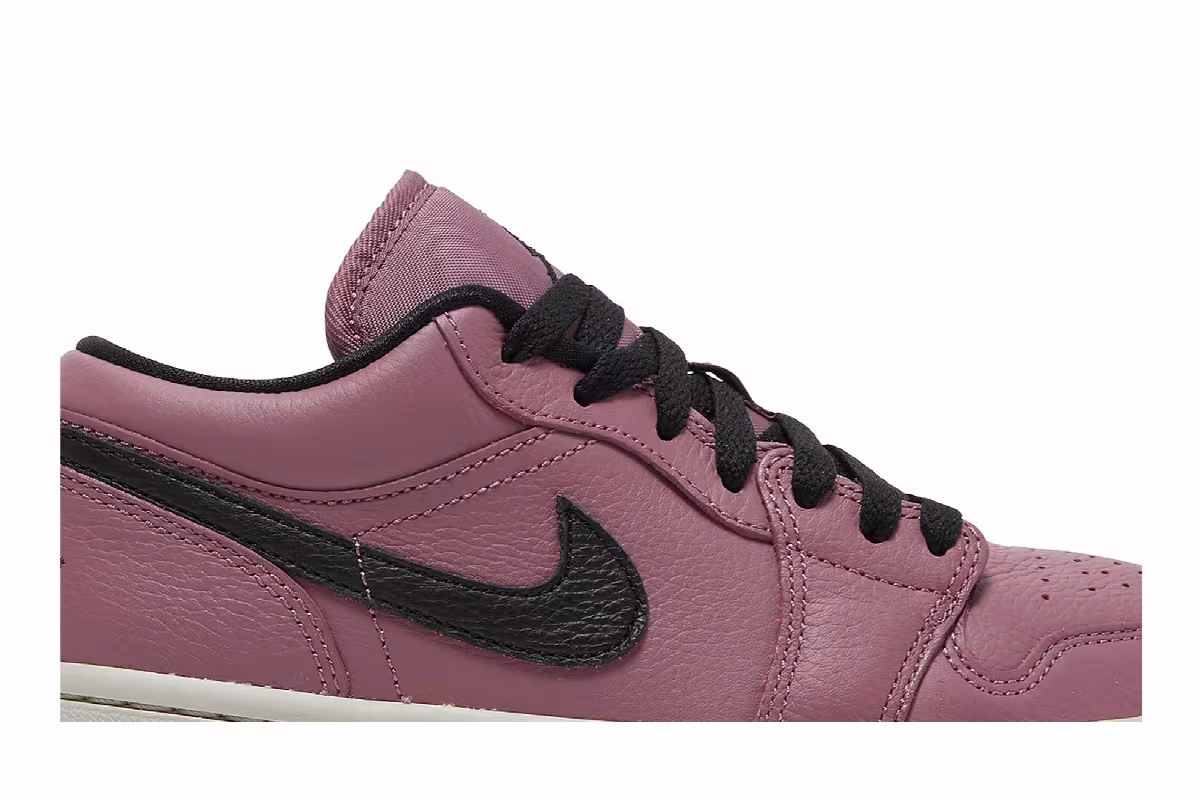 Women's Air Jordan 1 Low SE Light Mulberry, view 3