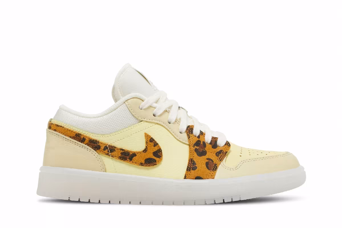 Women's Air Jordan 1 Low SNKRS Day, view 2