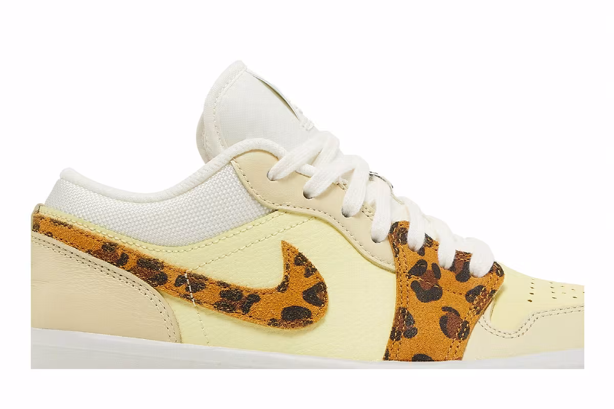 Women's Air Jordan 1 Low SNKRS Day, view 3