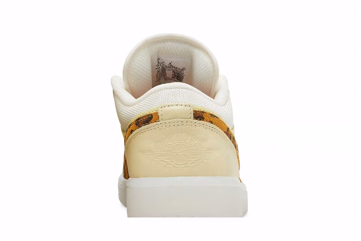 Women's Air Jordan 1 Low SNKRS Day, view 8