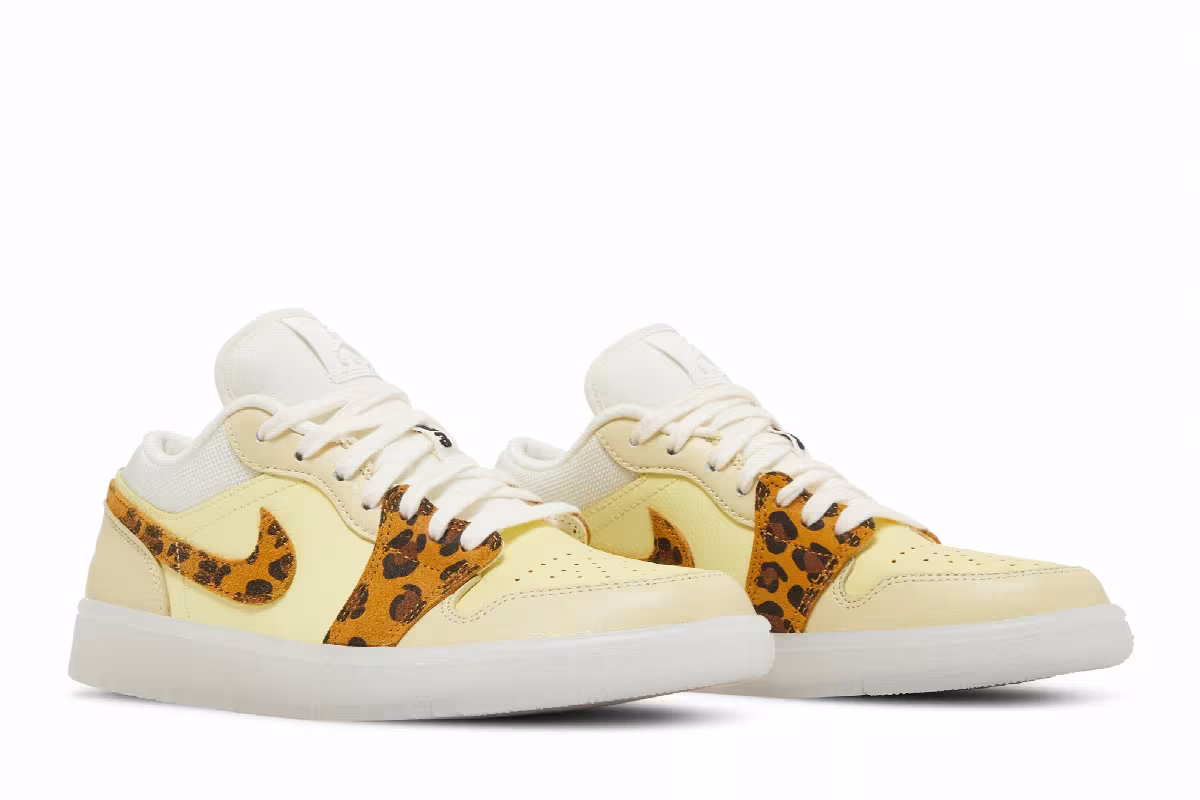 Women's Air Jordan 1 Low SNKRS Day, view 9