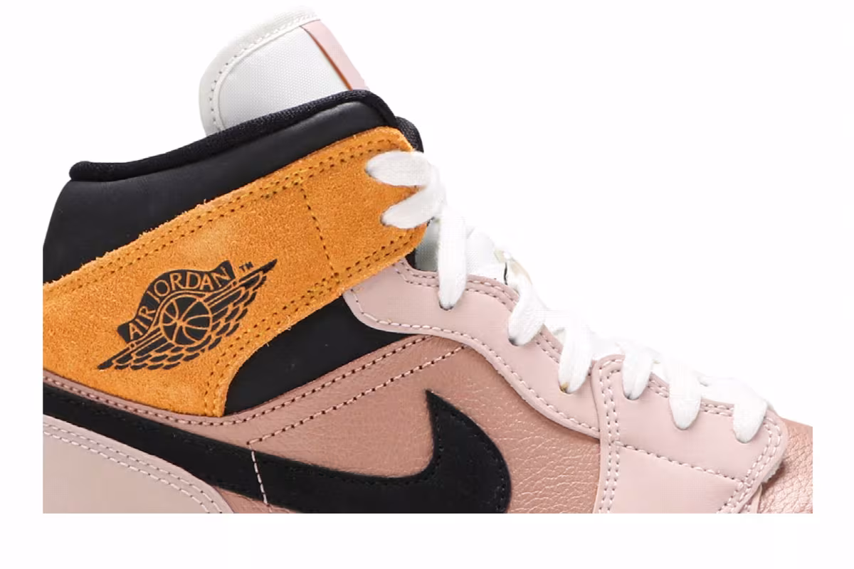 Women's Air Jordan 1 Mid SE Particle Beige, view 3