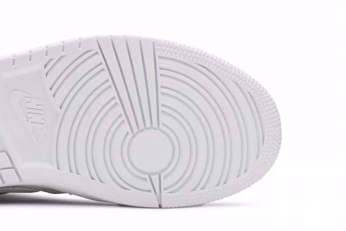 Women's Air Jordan 1 Mid SE White Quilted, view 6