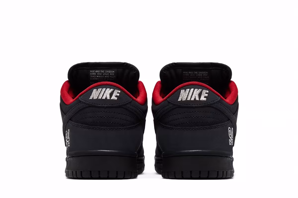 Supreme x Nike Dunk Low SB Black, view 7