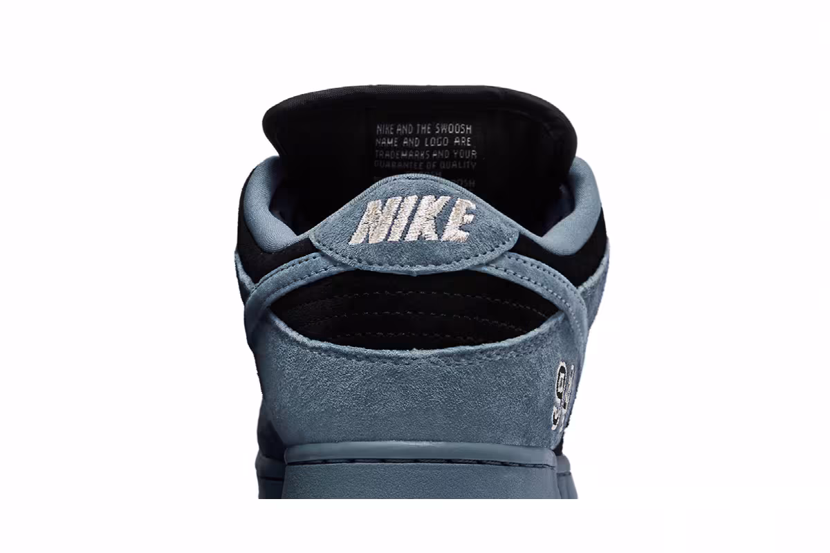Supreme x Nike Dunk Low SB Ocean Fog, view 8