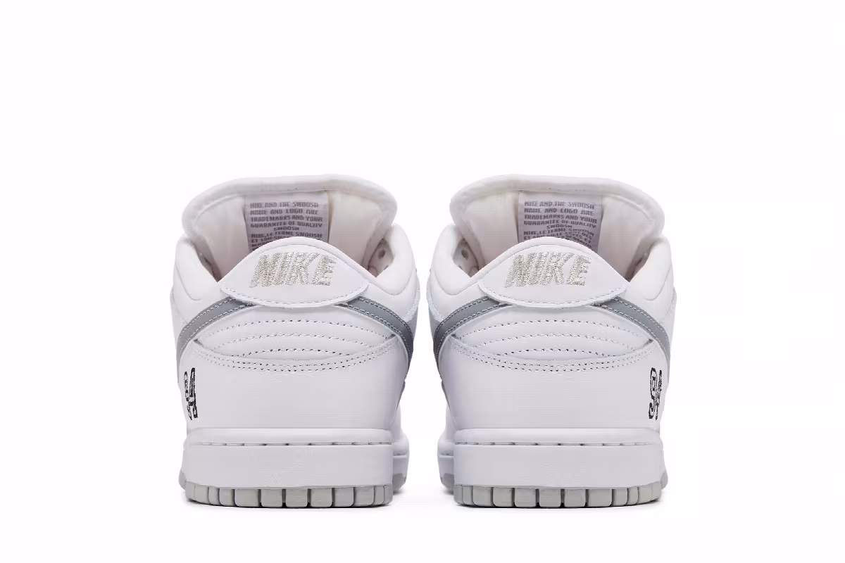Supreme x Nike Dunk Low SB White Metallic Silver, view 7