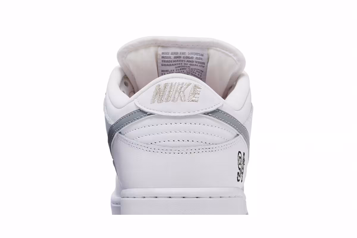 Supreme x Nike Dunk Low SB White Metallic Silver, view 8