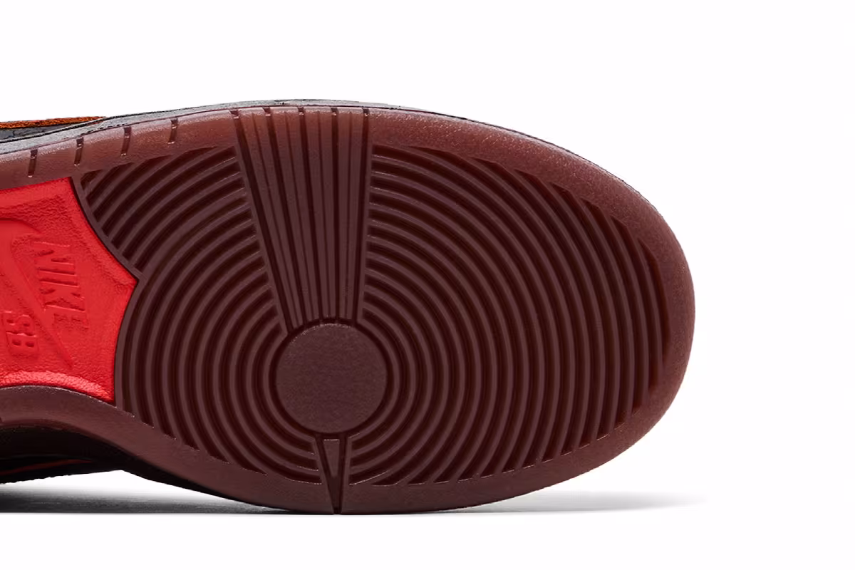 Nike Dunk Low SB Krampus, view 6