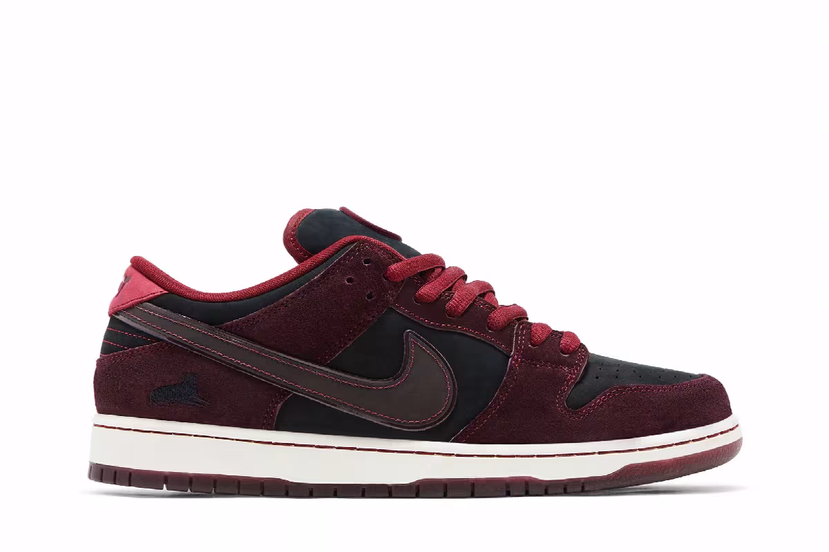 RIOT Skateshop x Nike Dunk Low Pro SB QS Mahogany Dark Beetroot, view 2