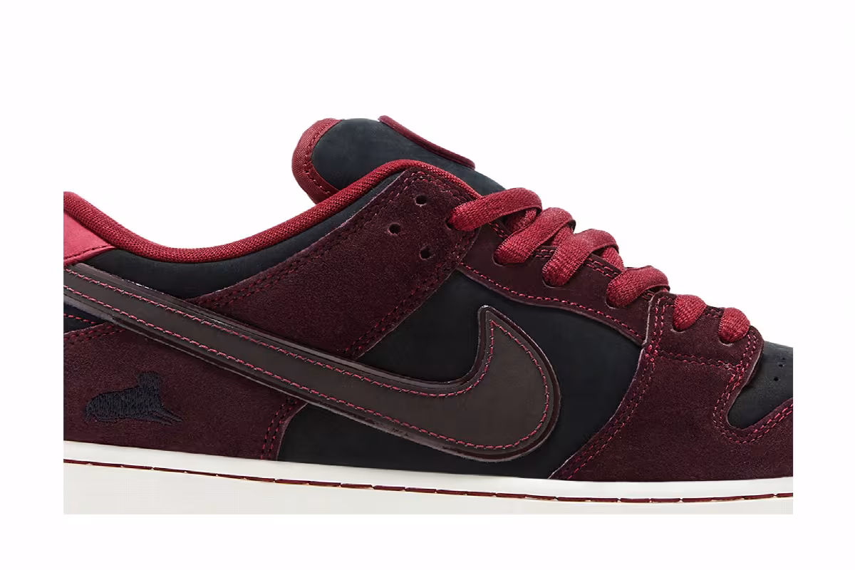 RIOT Skateshop x Nike Dunk Low Pro SB QS Mahogany Dark Beetroot, view 3
