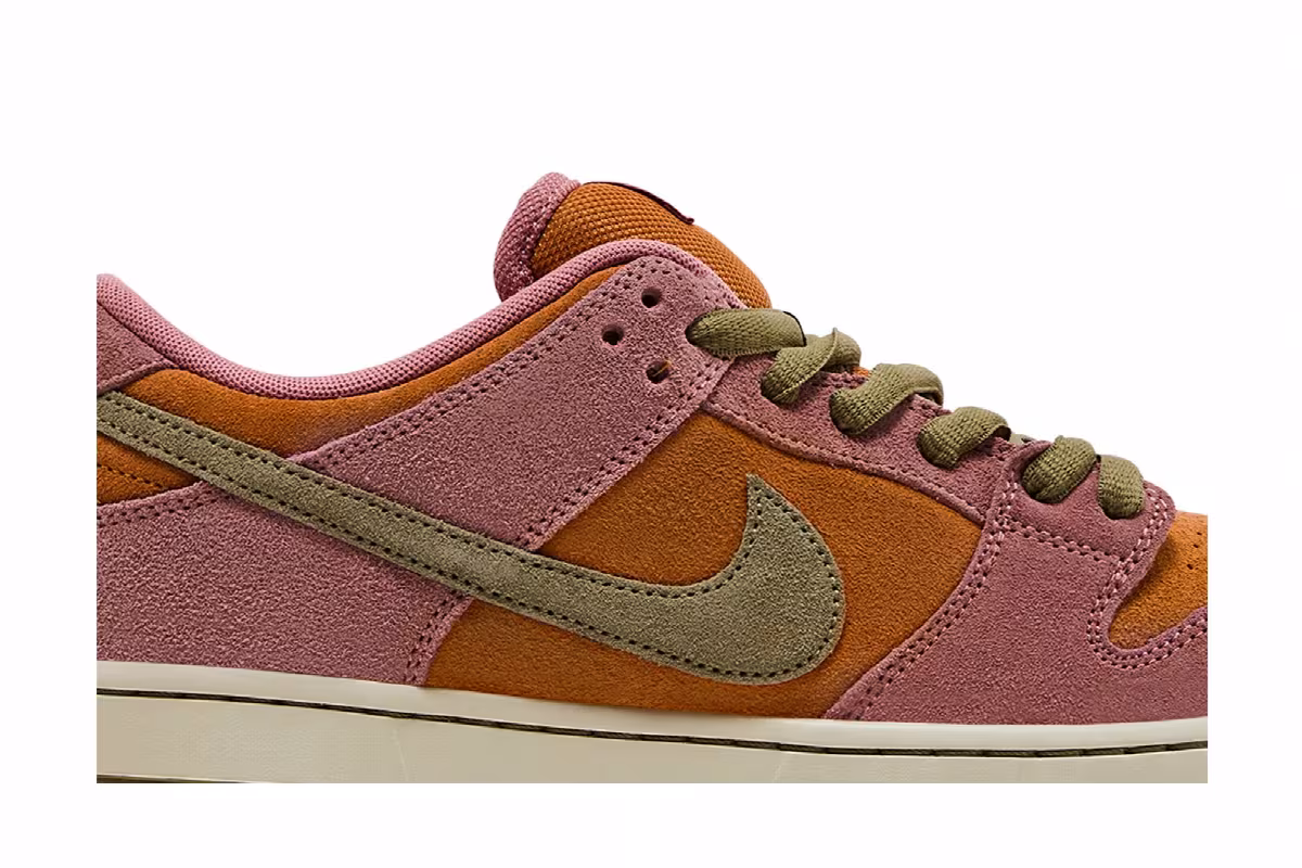 Nike Dunk Low SB Red Stardust, view 3