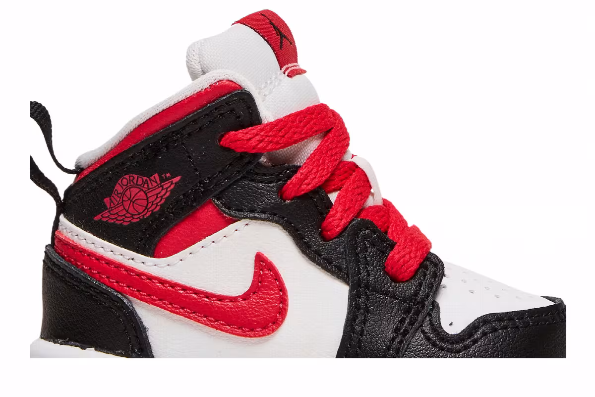 Air Jordan 1 Mid TD White Very Berry, view 3