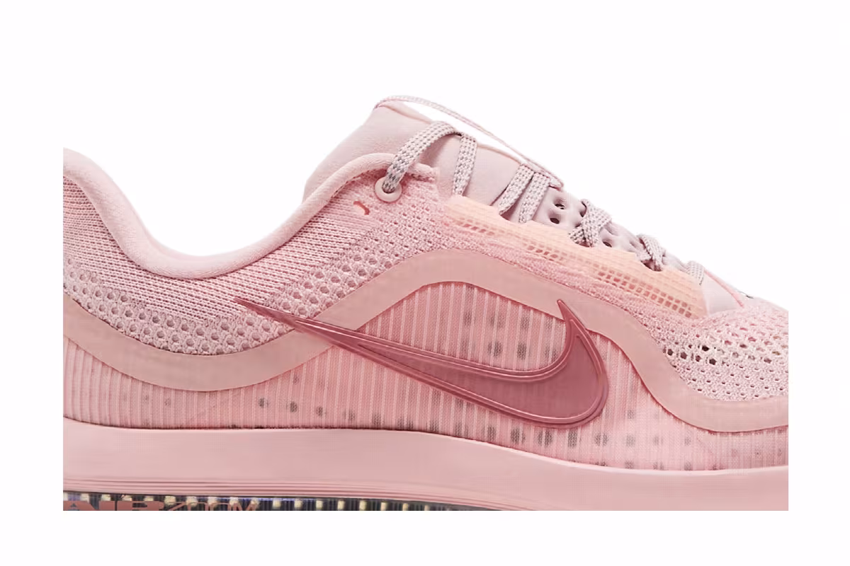 Nike Women's Pegasus Premium Atmosphere, view 3