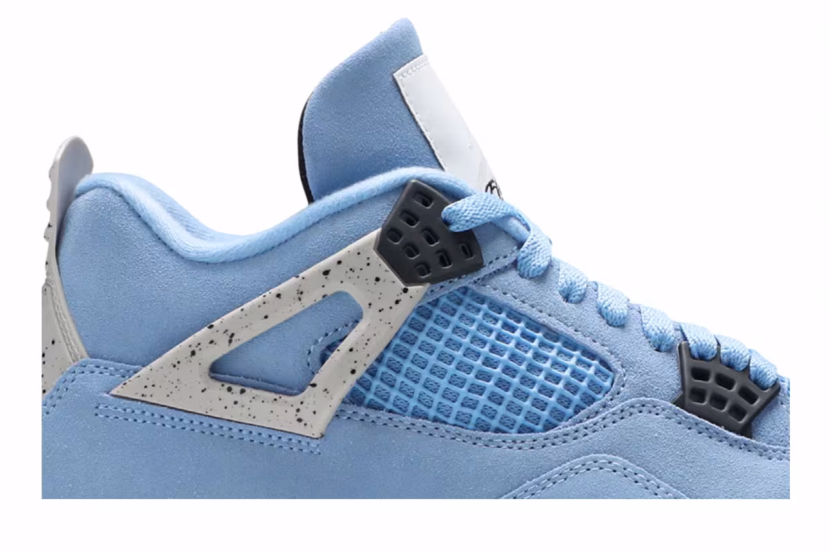 Air Jordan 4 University Blue, view 3