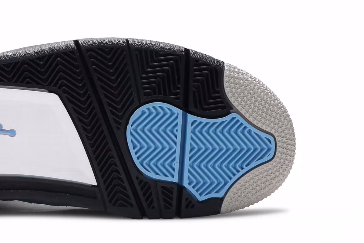 Air Jordan 4 University Blue, view 6