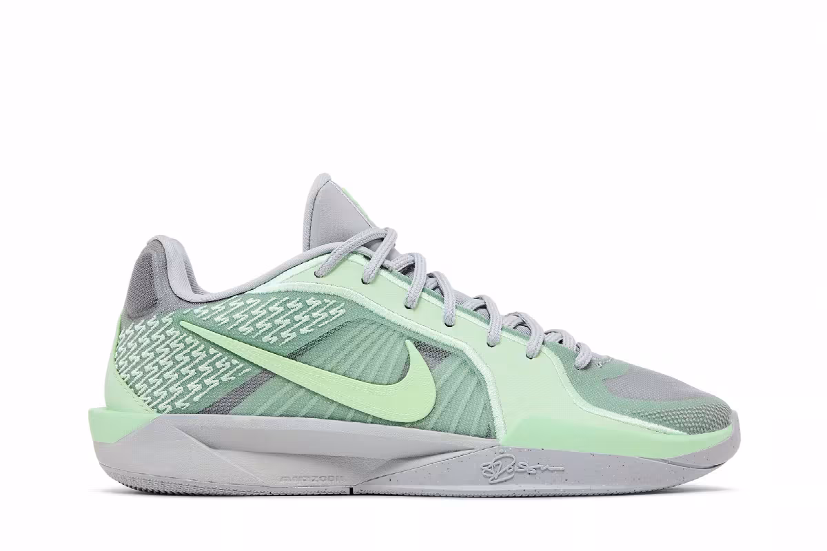 Nike Women's Sabrina 2 Fresh Mint, view 2