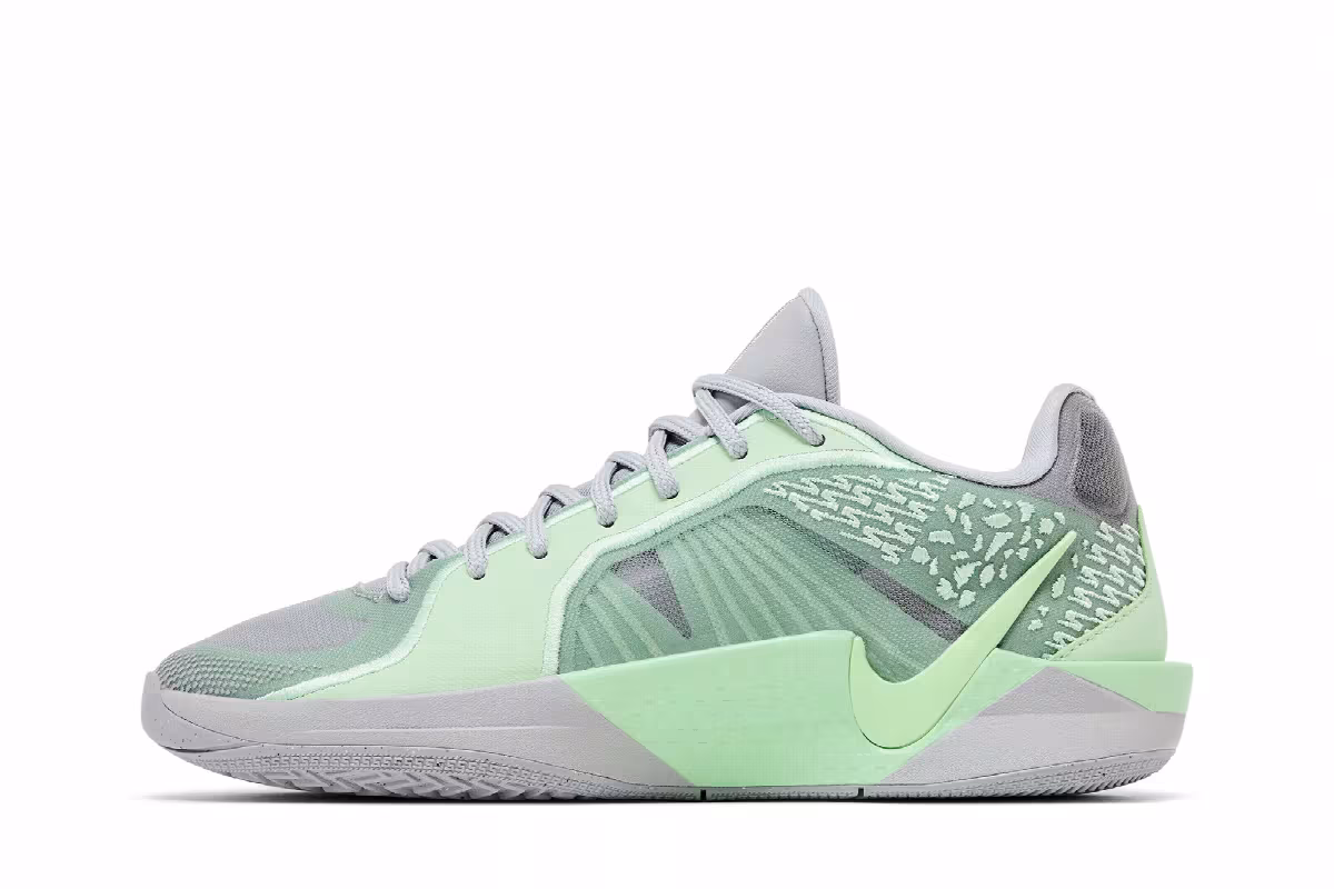 Nike Women's Sabrina 2 Fresh Mint, view 4