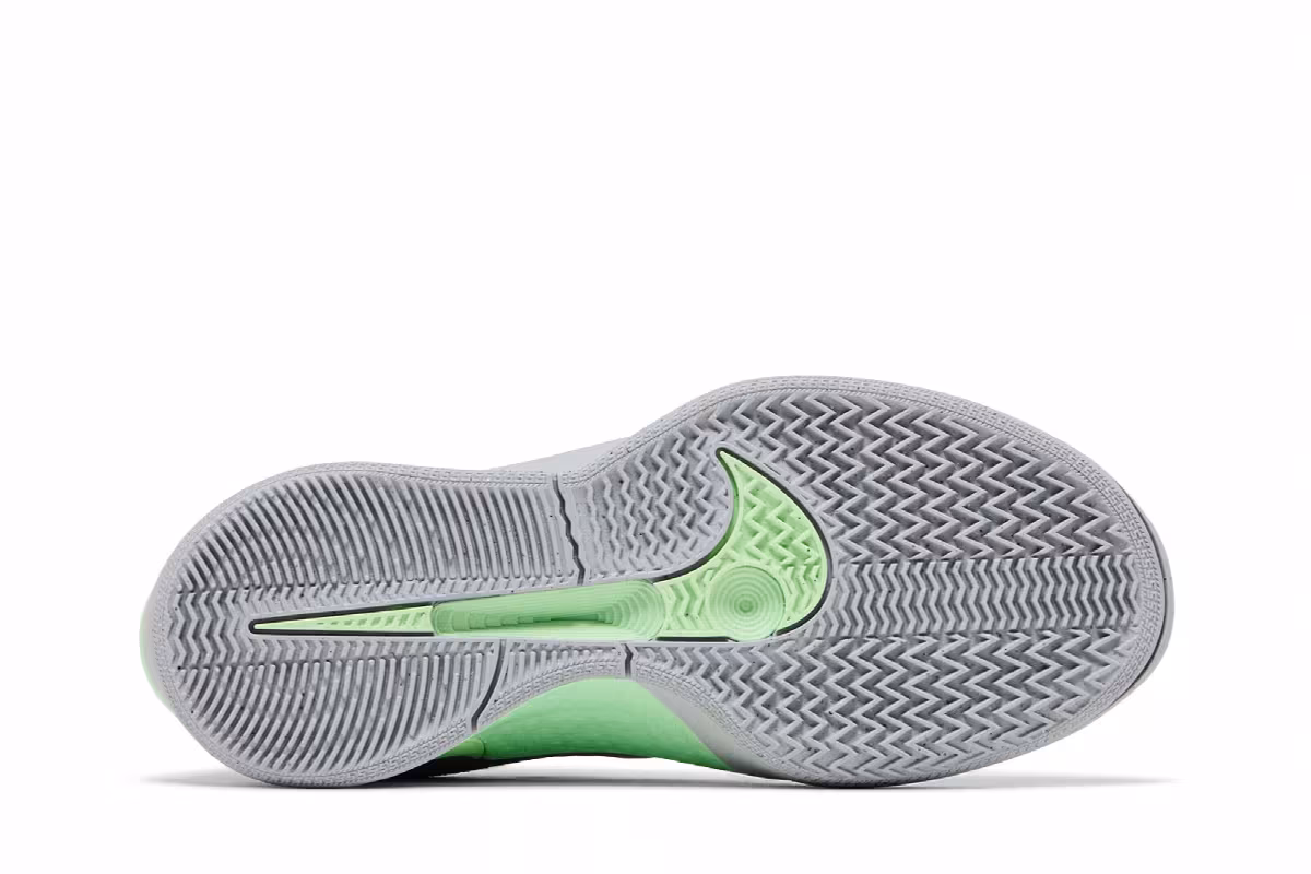 Nike Women's Sabrina 2 Fresh Mint, view 5