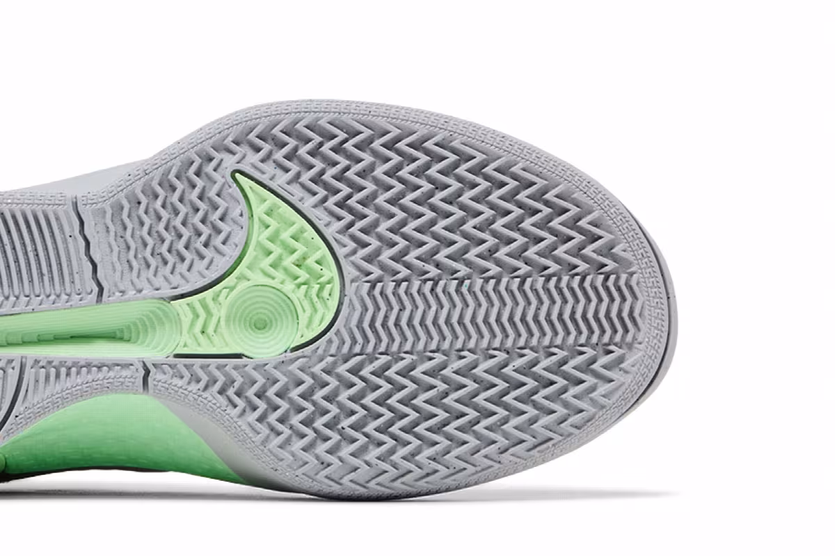Nike Women's Sabrina 2 Fresh Mint, view 6