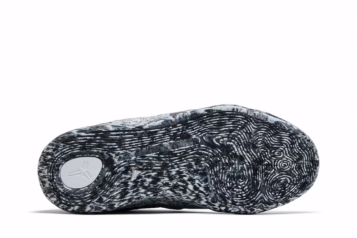 Nike Kobe 9 EM GS Mambacita, view 5