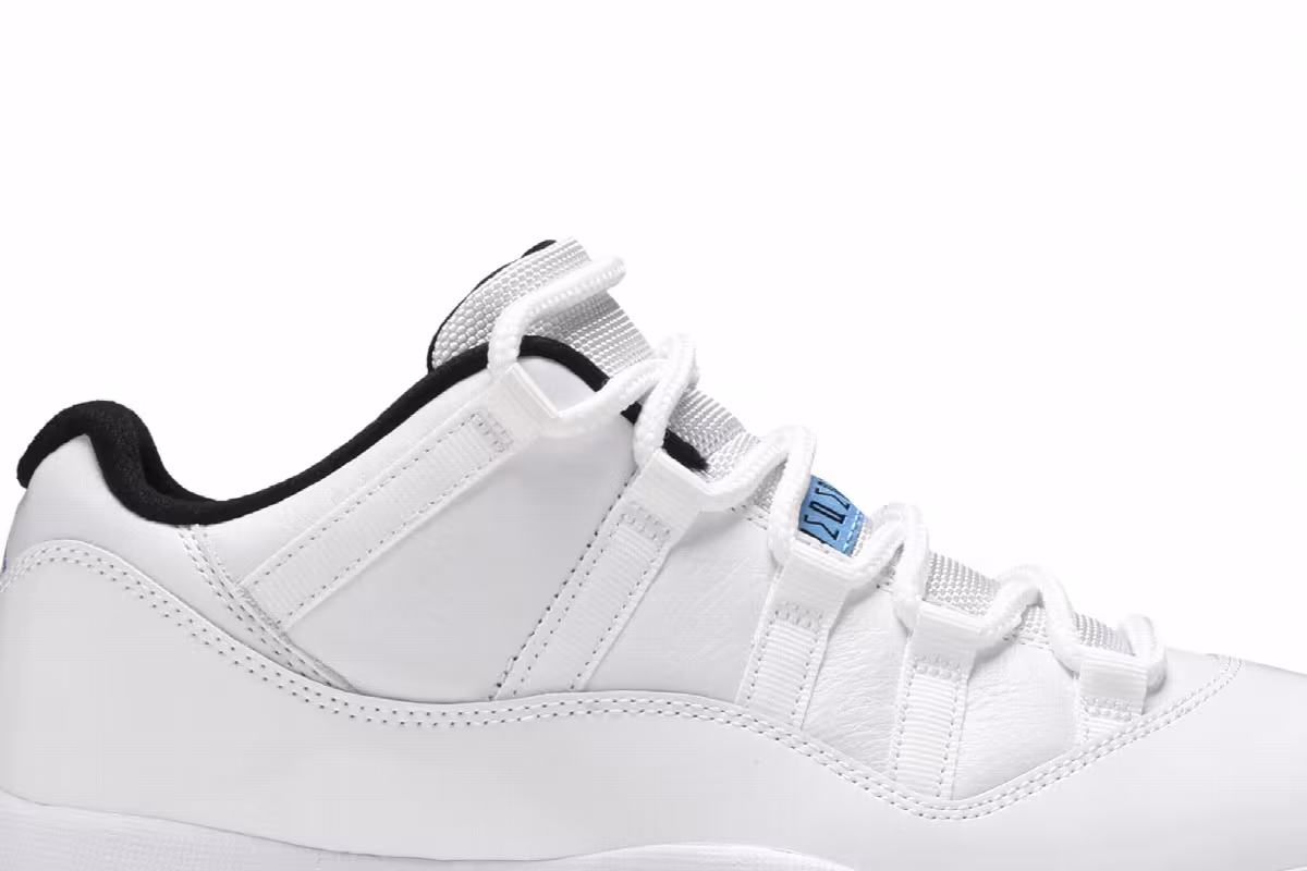 Air Jordan 11 Low Legend Blue, view 3