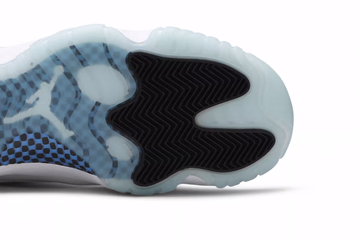 Air Jordan 11 Low Legend Blue, view 6