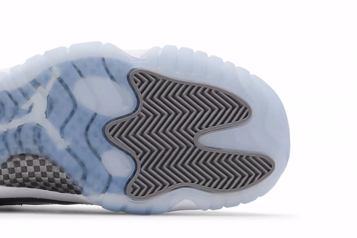 Air Jordan 11 GS Cool Grey 2021, view 6