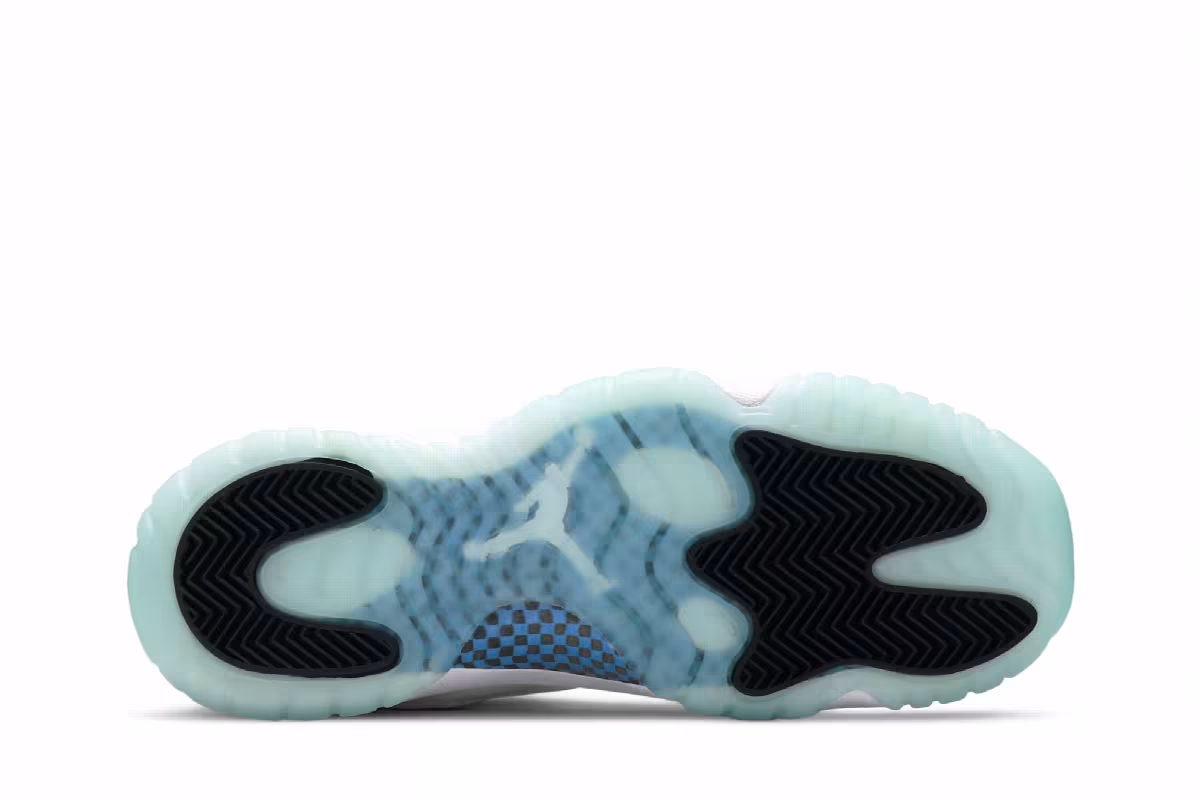 Air Jordan 11 Low GS Legend Blue, view 5