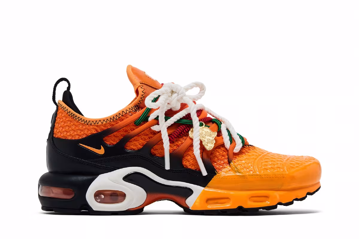 Homecoming x Nike Air Max Plus Safety Orange Black Bright Mandarin, view 2
