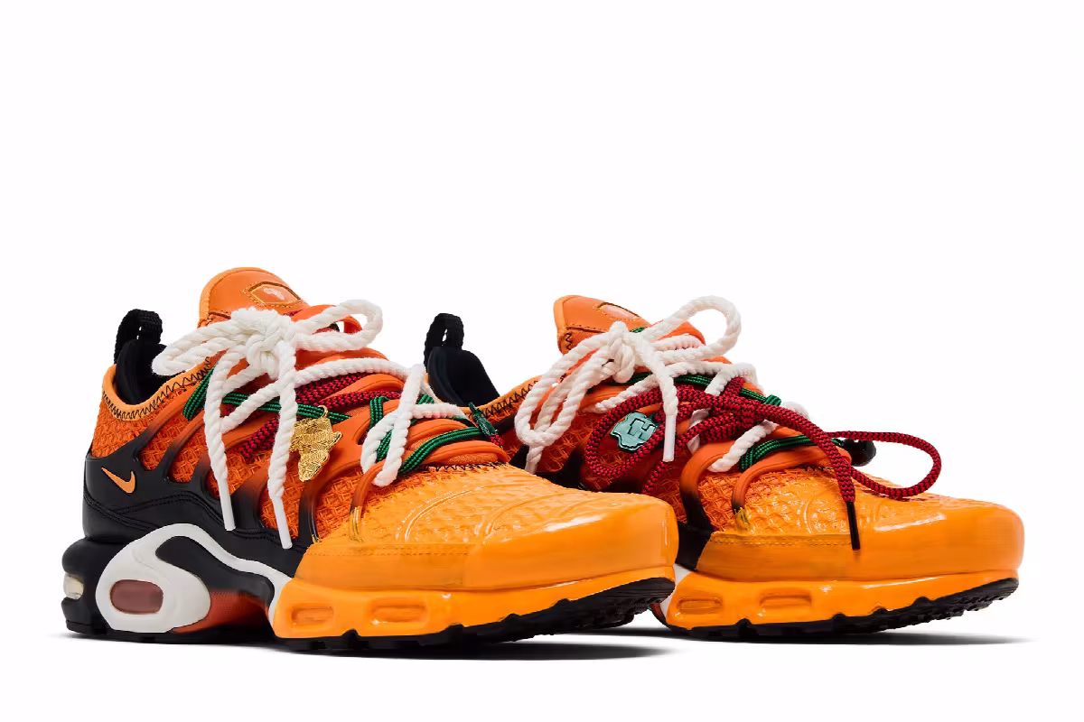 Homecoming x Nike Air Max Plus Safety Orange Black Bright Mandarin, view 9
