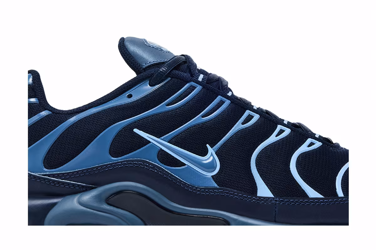 Nike Air Max Plus Obsidian Aluminum, view 3